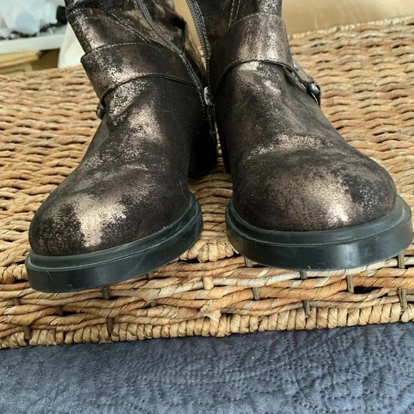Vera Wang Boots 9.5 EUC - Picture 9 of 13